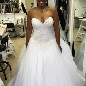 Wedding Dress Size 18 -Platinum by Demetrios DP320